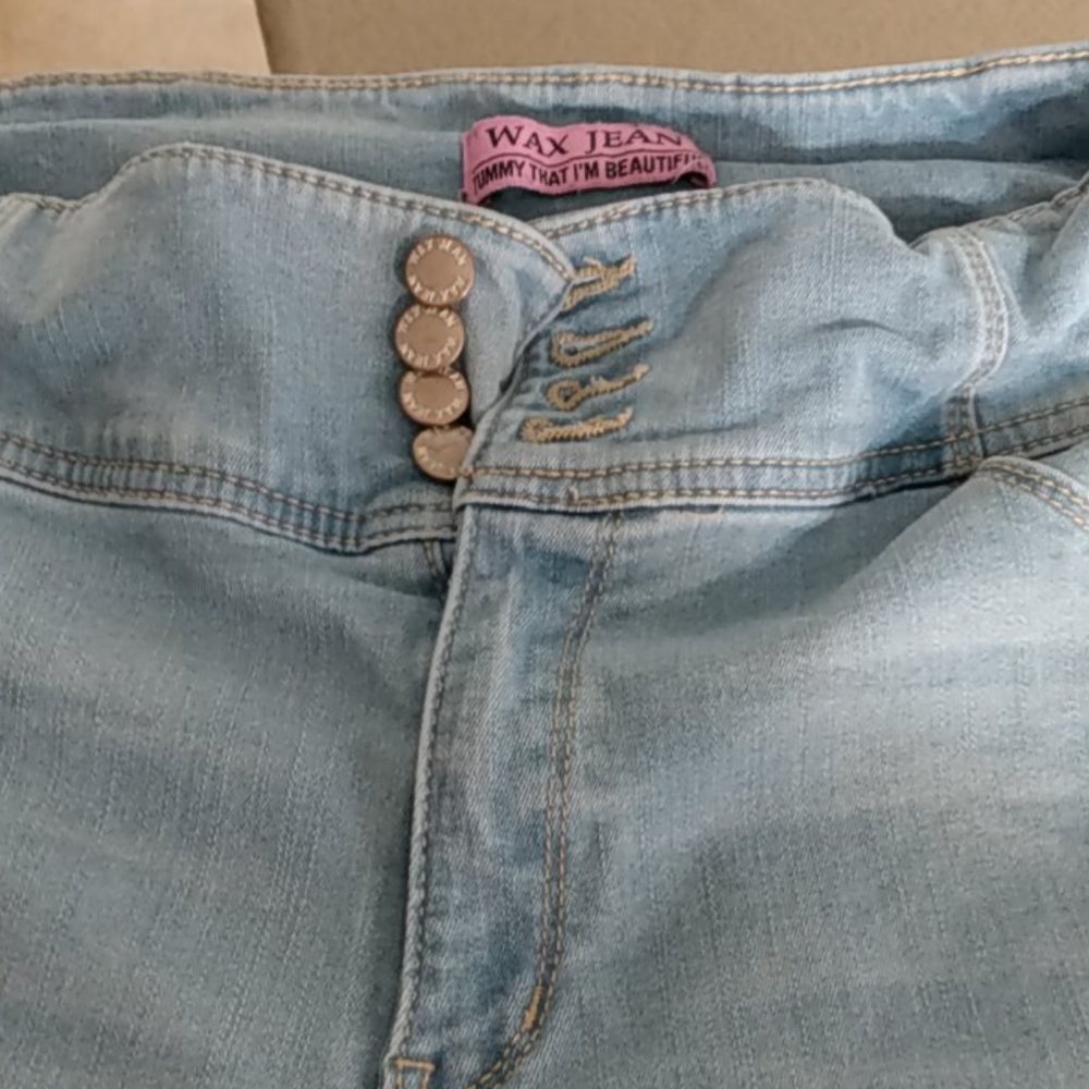 Jeans - Picture 3 of 4